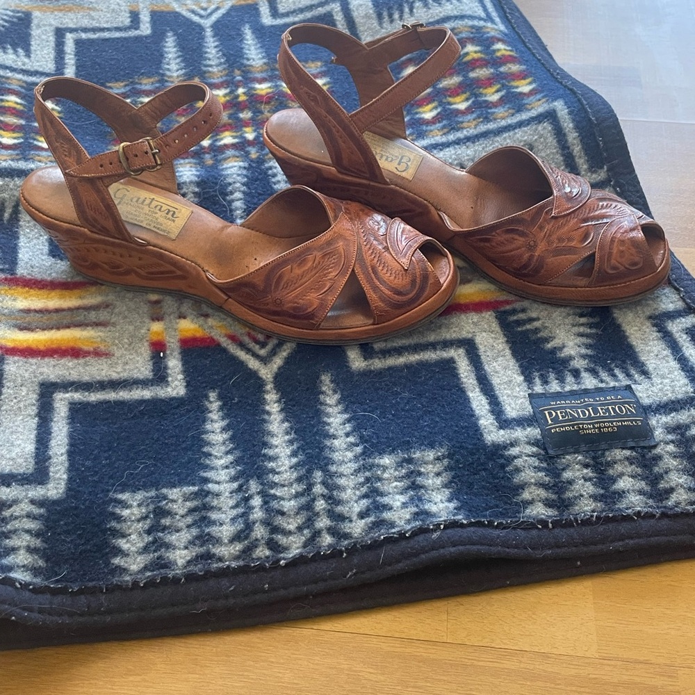 Vintage Mexican tooled leather wedges